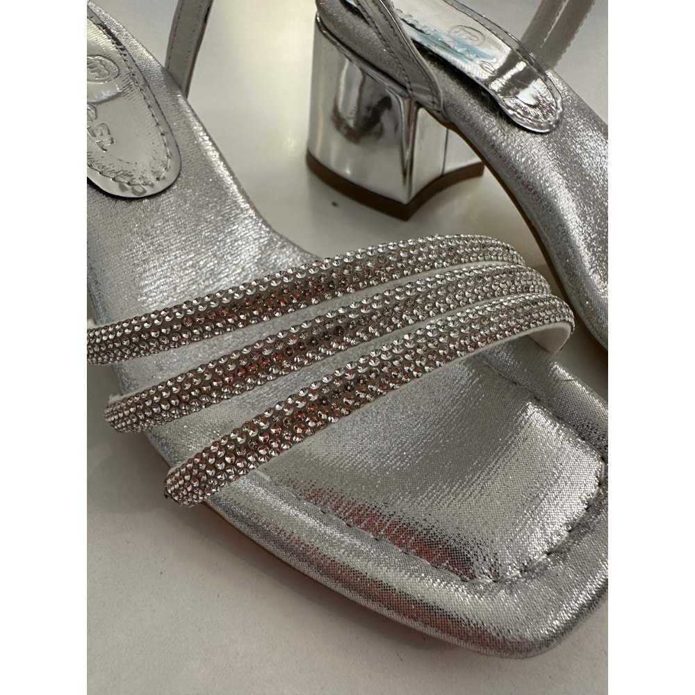 K-84 ÇOCUK ABİYE KALIN TOPUK SANDALET