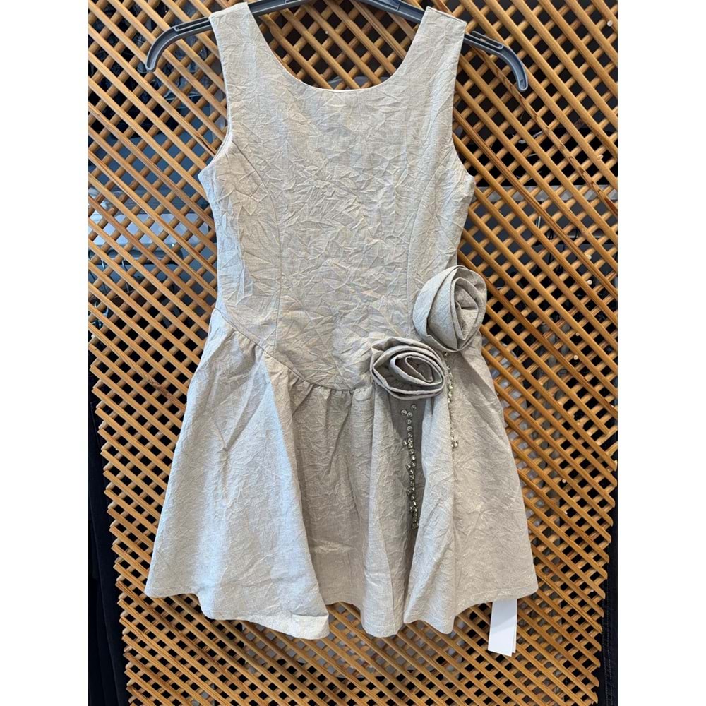 70885 ÇOCUK SİMLİ KUMAŞ BELİ GÜL VE TAŞ DETAYLI ASKILI ELBİSE