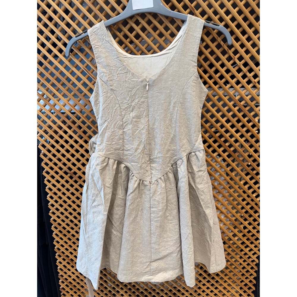 70885 ÇOCUK SİMLİ KUMAŞ BELİ GÜL VE TAŞ DETAYLI ASKILI ELBİSE