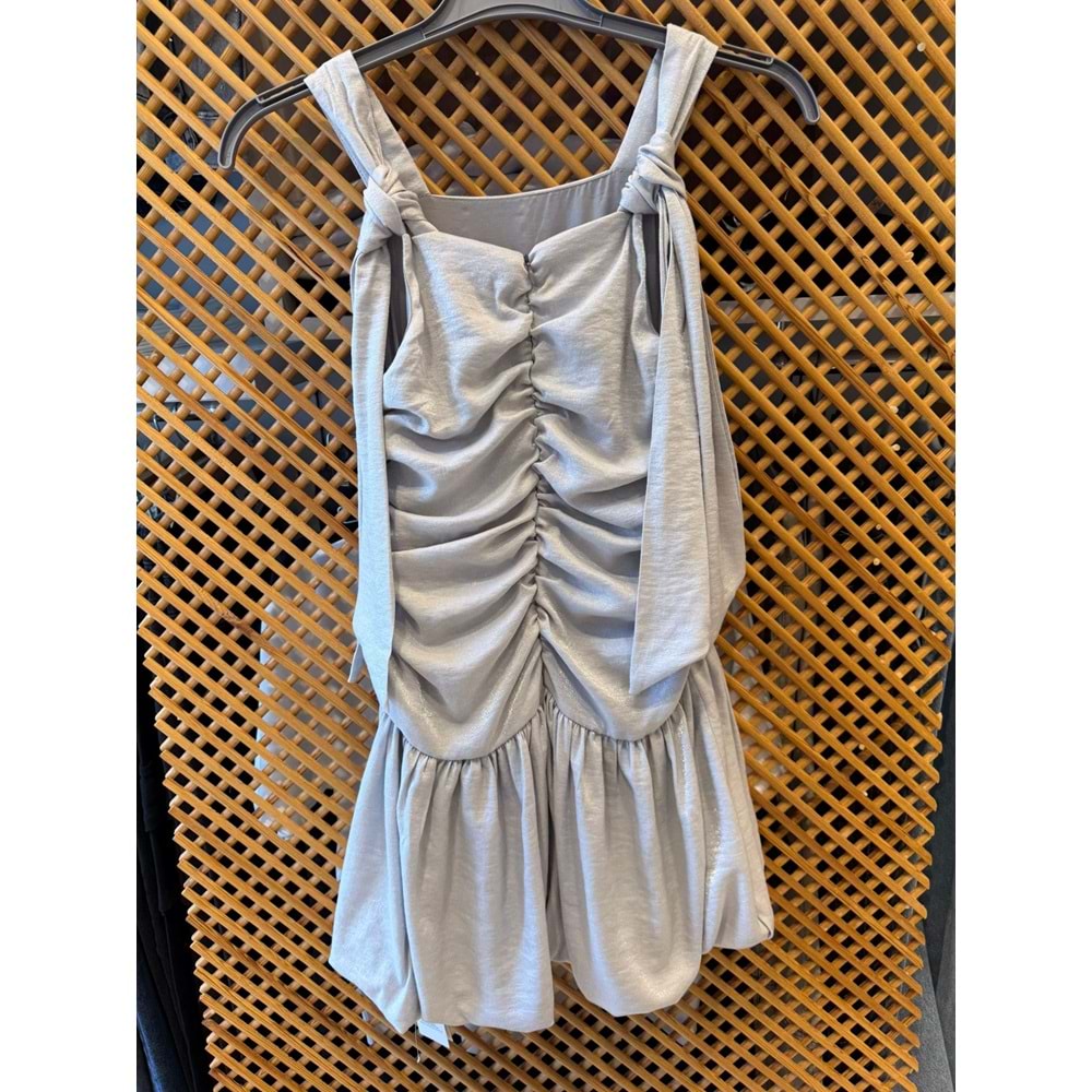 70854 ÇOCUK SİMLİ KUMAŞ BÜZGÜ VE GÜL DETAYLI BALON ETEKLİ ELBİSE