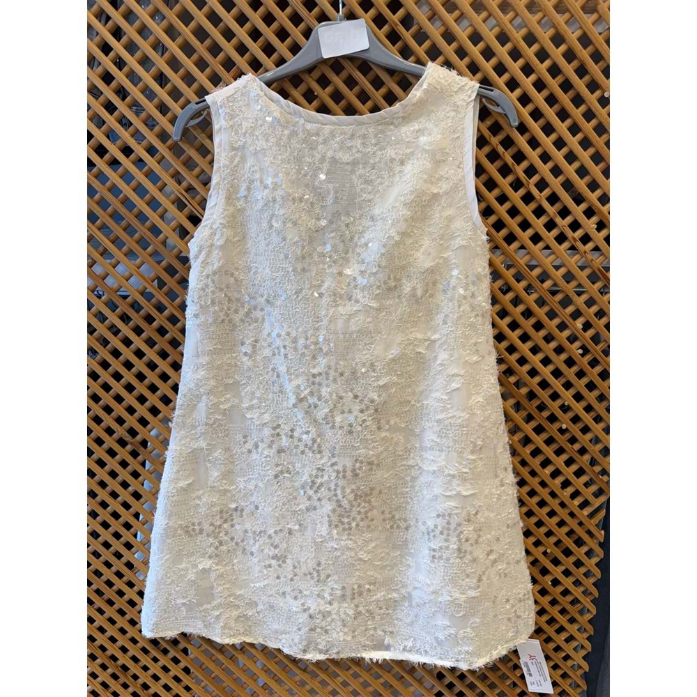 70863 ÇOCUK PAYETLİ KUMAŞ SIRTI V ÇIKARTILABİLİR FİYONK DETAYLI ELBİSE