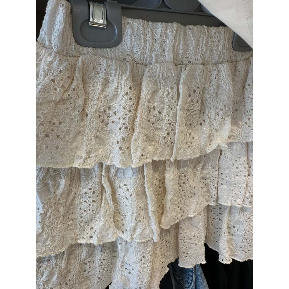 70746 ÇOCUK FİSTOLU FIRFIRLI ETEK VE DENİZ KABUĞU AKSESUARLI TİŞÖRT TAKIM