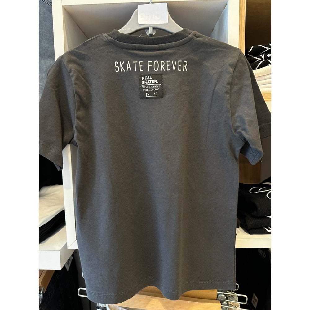 7741 ÇOCUK ÖNÜ KAYKAY VE YAZI BASKILI TİŞÖRT