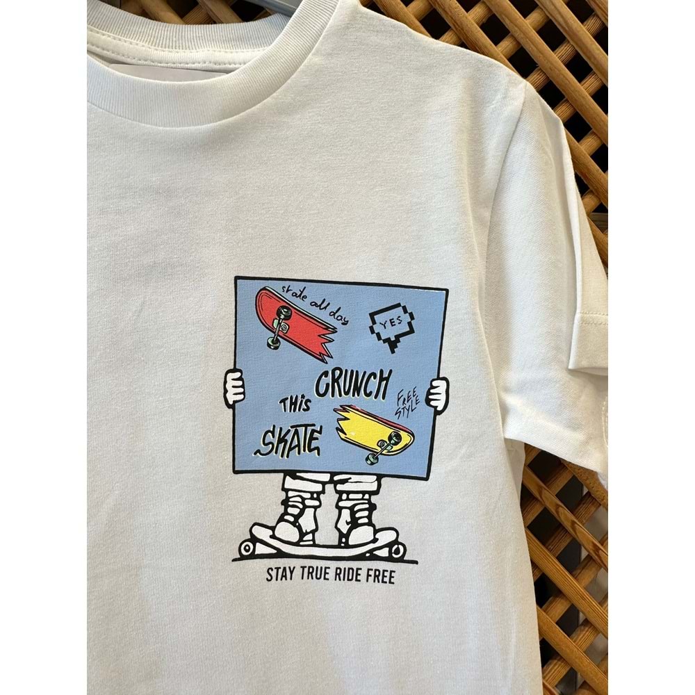 7743 ÇOCUK ÖNÜ VE SIRTI KAYKAY BASKILI TİŞÖRT