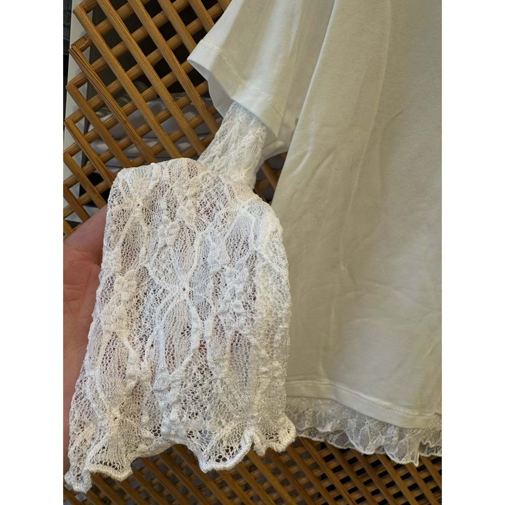 0749 ÇOCUK KOL YAKA VE ETEK UCU DANTEL TİŞÖRT