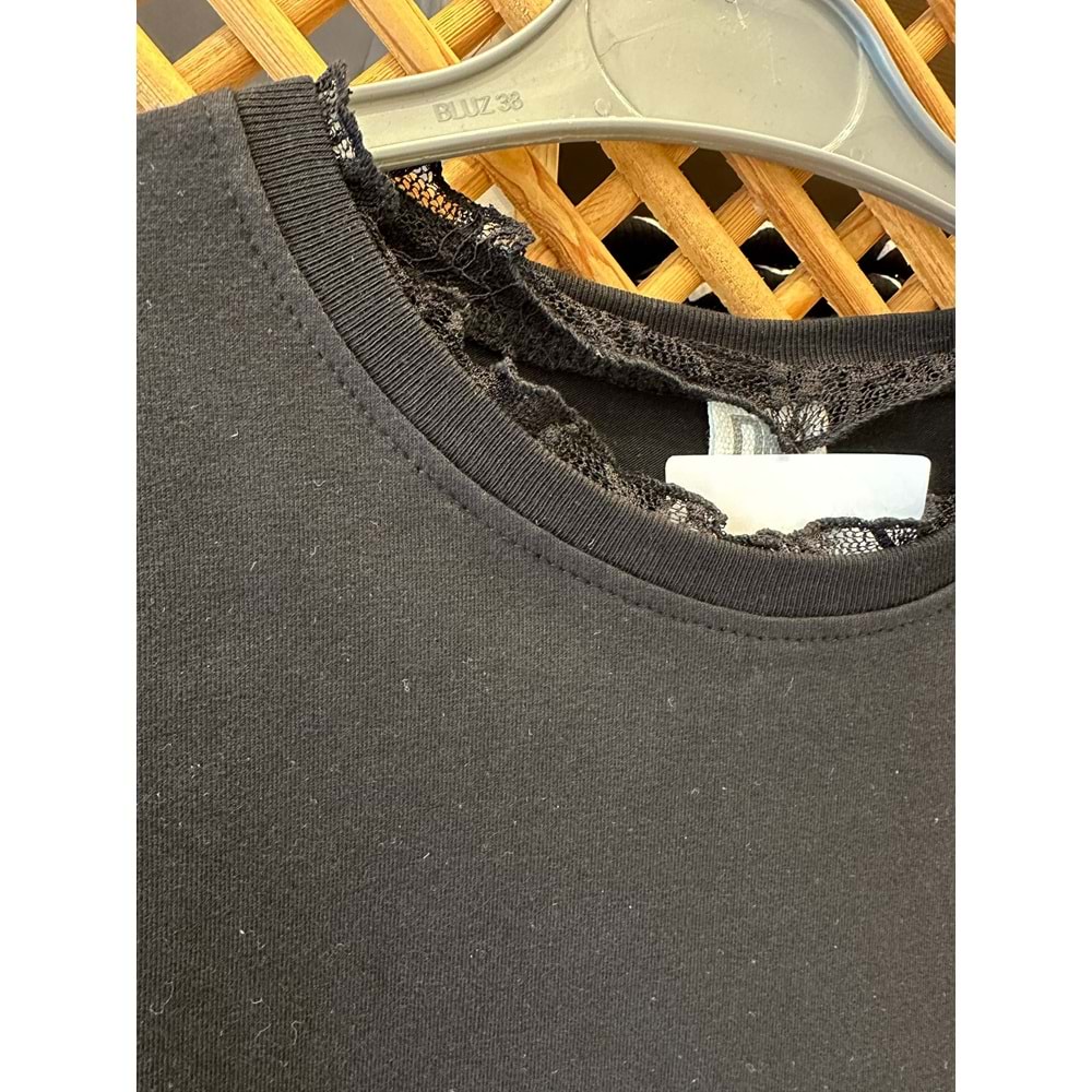 0749 ÇOCUK KOL YAKA VE ETEK UCU DANTEL TİŞÖRT