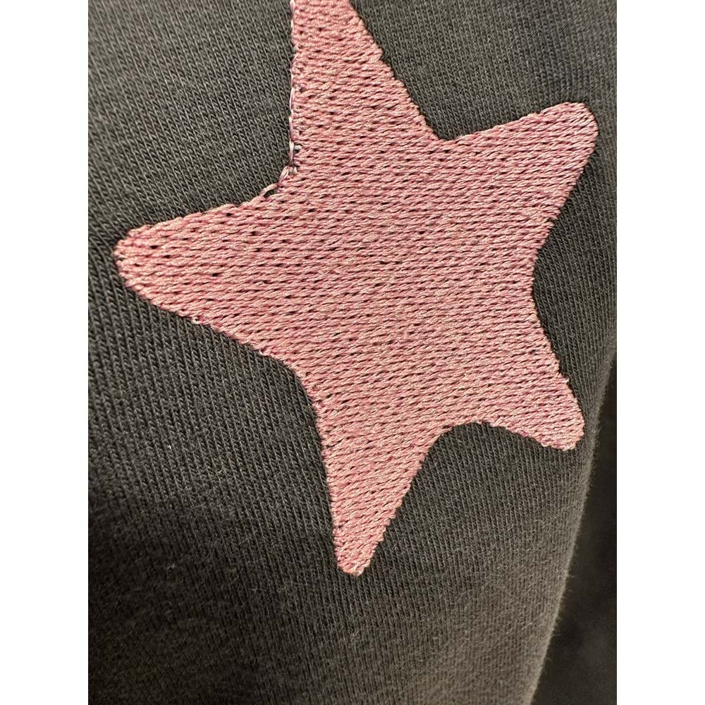 0345 ÇOCUK ÖNÜ NAKIŞLI SIRTI BASKILI TİŞÖRT