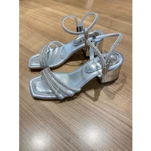 K-84 ÇOCUK ABİYE KALIN TOPUK SANDALET