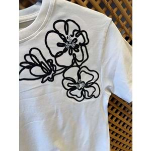 0750 ÇOCUK ÇİÇEK NAKIŞLI TİŞÖRT