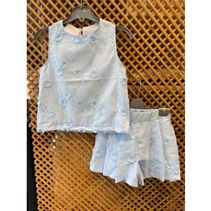 2323 ÇOCUK ÜÇ BOYUTLU NAKIŞLI KUMAŞ KOLSUZ BLUZ