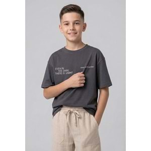 7780 ÇOCUK ÖNÜ VE ARKASI YAZILI BASKILI TİŞÖRT