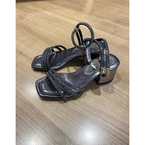 K-84 ÇOCUK ABİYE KALIN TOPUK SANDALET