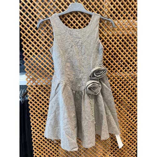 70885 ÇOCUK SİMLİ KUMAŞ BELİ GÜL VE TAŞ DETAYLI ASKILI ELBİSE