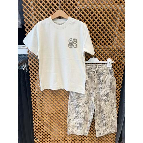 61503-41504 ÇOCUK DESENLİ BOL PANTOLON SIRTI BASKILI TİŞÖRT TAKIM