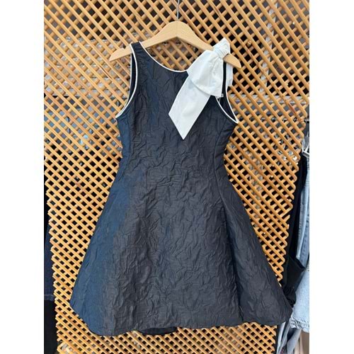 DSL0578 ÇOCUK SIRTI V YAKA KOL FİYONK BİYELİ KABARIK ELBİSE