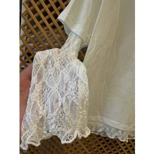 0749 ÇOCUK KOL YAKA VE ETEK UCU DANTEL TİŞÖRT