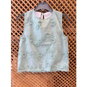 2323 ÇOCUK ÜÇ BOYUTLU NAKIŞLI KUMAŞ KOLSUZ BLUZ